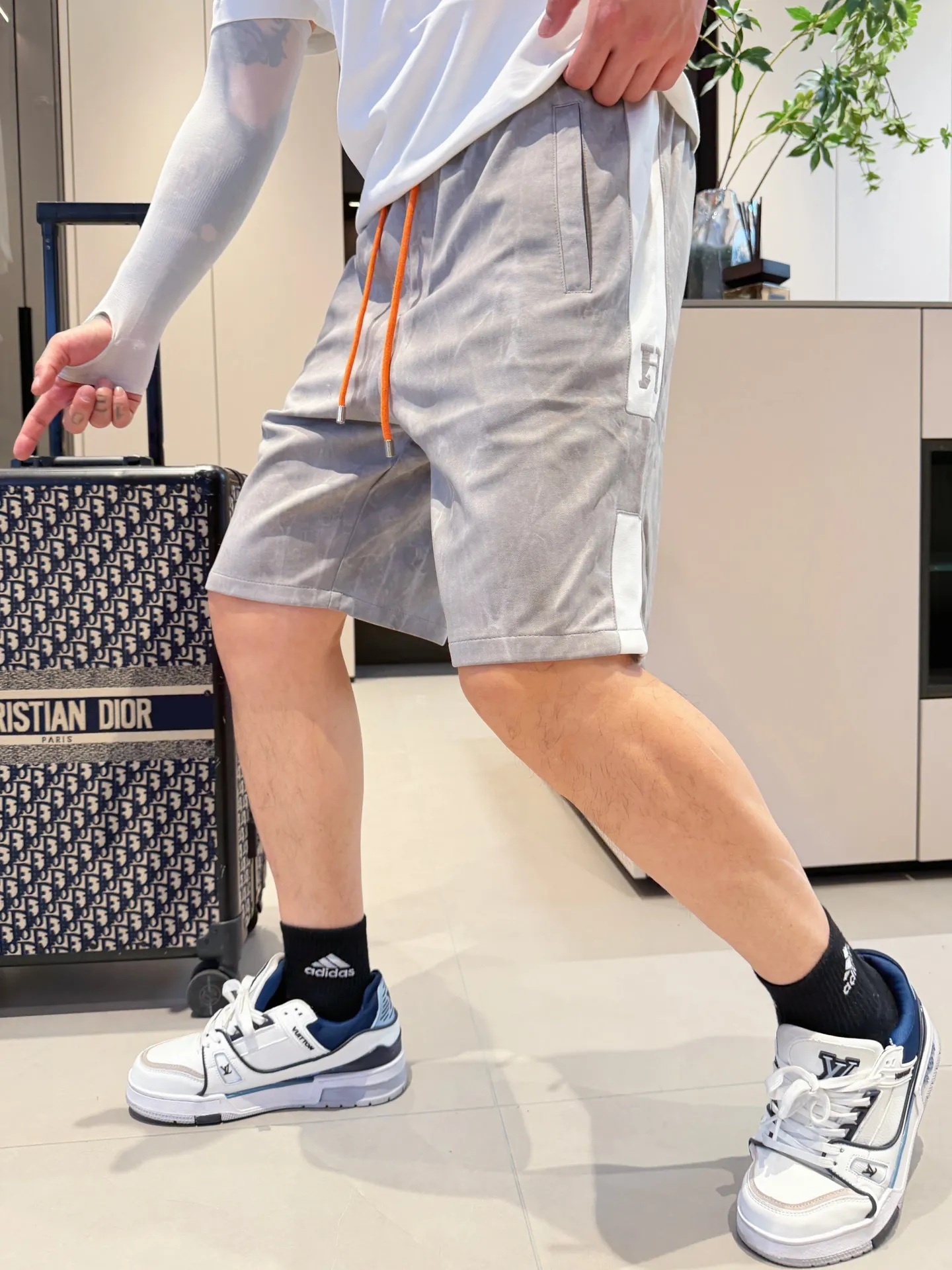 Hermès three-standard complete 2026 summer New Arrival men's casual shorts, advanced custom-made Breathable fabric, Breathable fabric, extremely stretchy and comfortable, impeccable details, top-grade accessories, original logo design concept, delicate and soft feel! The upper body fit is awesome! Size: M-XXXL Please state your height and weight when ordering